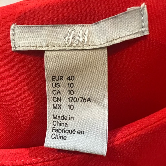 H&M red short romper, low cut back, sz 10 - Picture 5 of 6